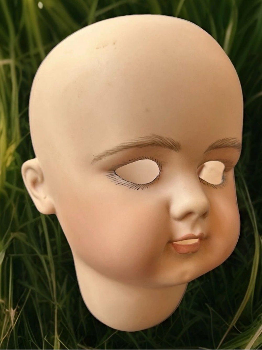 Vintage 1993 DEP 14 Ceramic Doll Head Bust Mold Porcelain Display Piece creepy